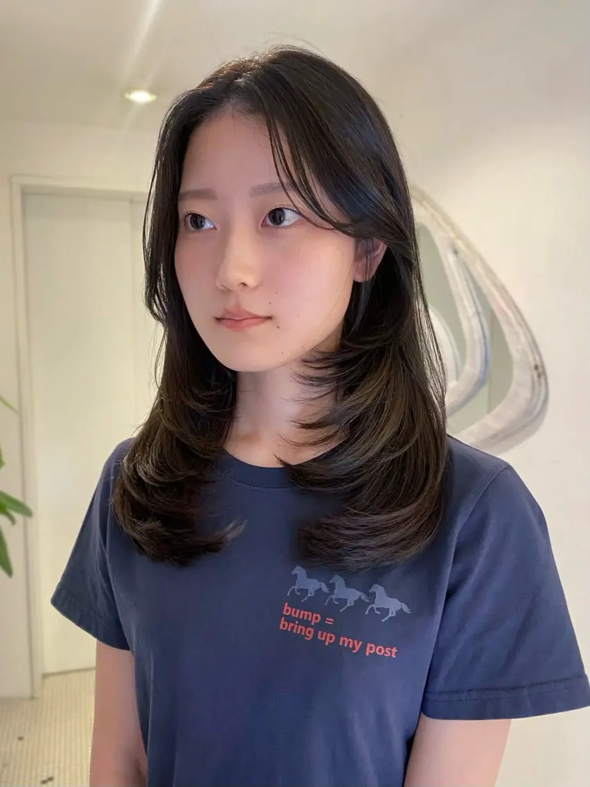 セミロング カラー ブラウンカラー ダークブラウン レイヤーカット カット ヘアカラー アオイ🩵レイヤー /柔らかカラーのヘアスタイル