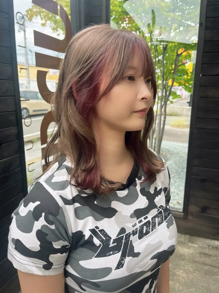 ミディアム パープルカラー TAKAHASHI REIKAのヘアスタイル