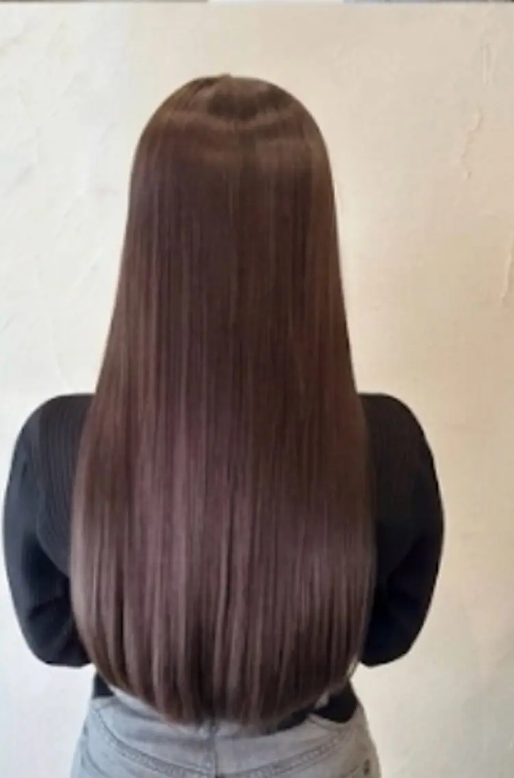 ロング 透明感カラー特化若山 結愛のヘアスタイル