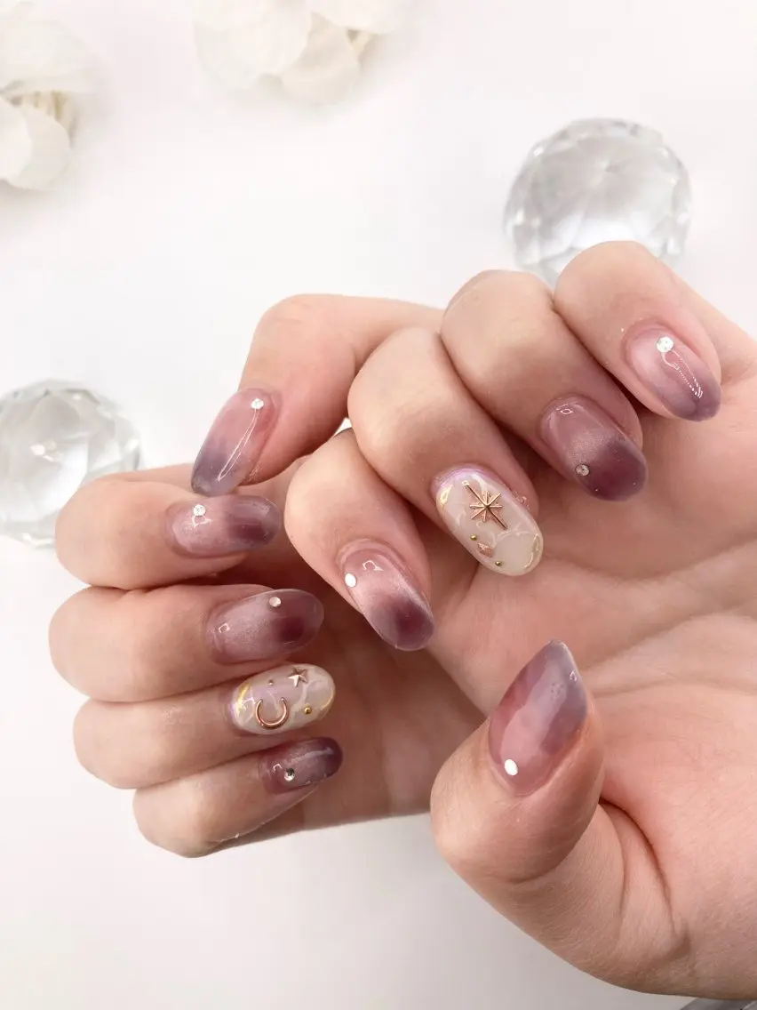 ミディアム ハンドネイル RISA nail gleeのネイルデザイン