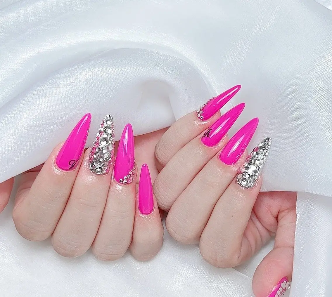 ネイル 🎀M nails✨ ビューティーのネイルデザイン