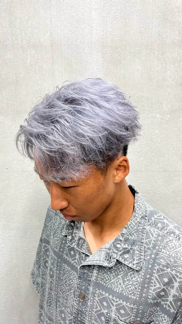カラー メンズ 岡本 悠聖のヘアスタイル