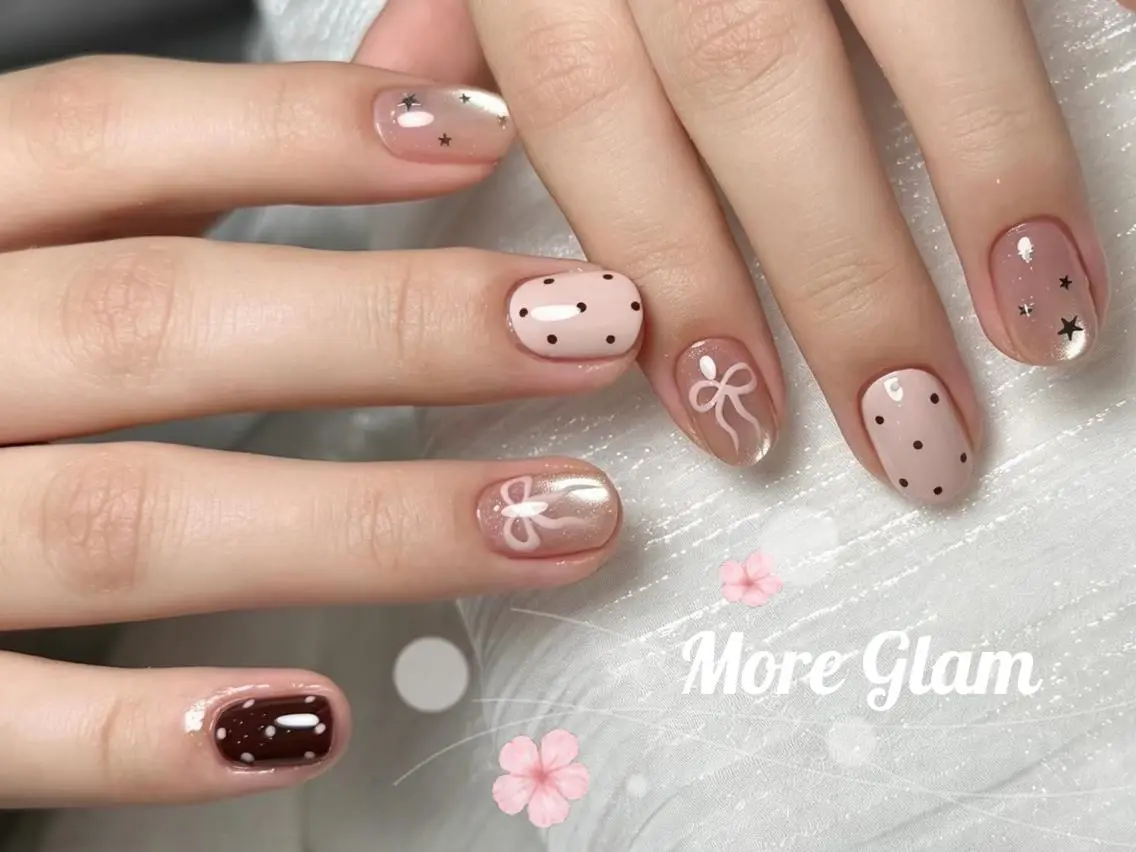 ネイル 長さ出し フットネイル フレンチネイル ジェルネイル ガラスフレンチ More Glam 池袋東口店のネイルデザイン