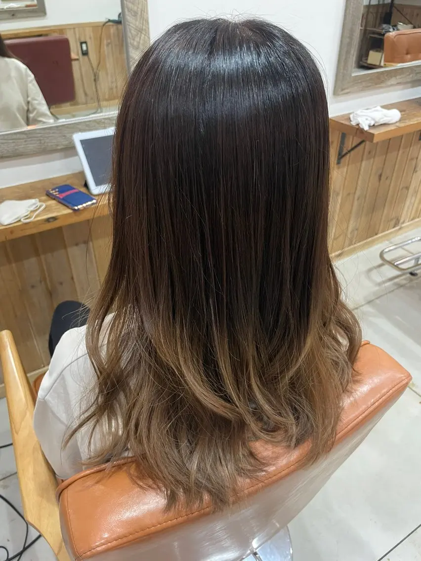 セミロング カラー Wカラーレイヤーカ ット⚡️CHIAKIのヘアスタイル