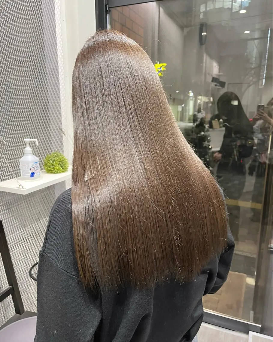 似合わせカット+極潤縮毛矯正の写真