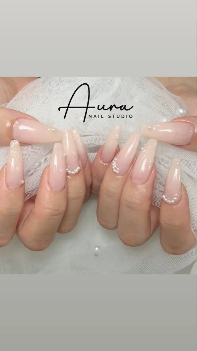 ネイル ガーリー 韓国ネイル ロングネイル ピンク ピンクベージュ ハンドネイル Aura Nail Studioのネイルデザイン
