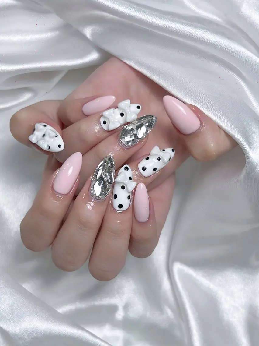 ネイル LEELA NAIL STUDIOのネイルデザイン