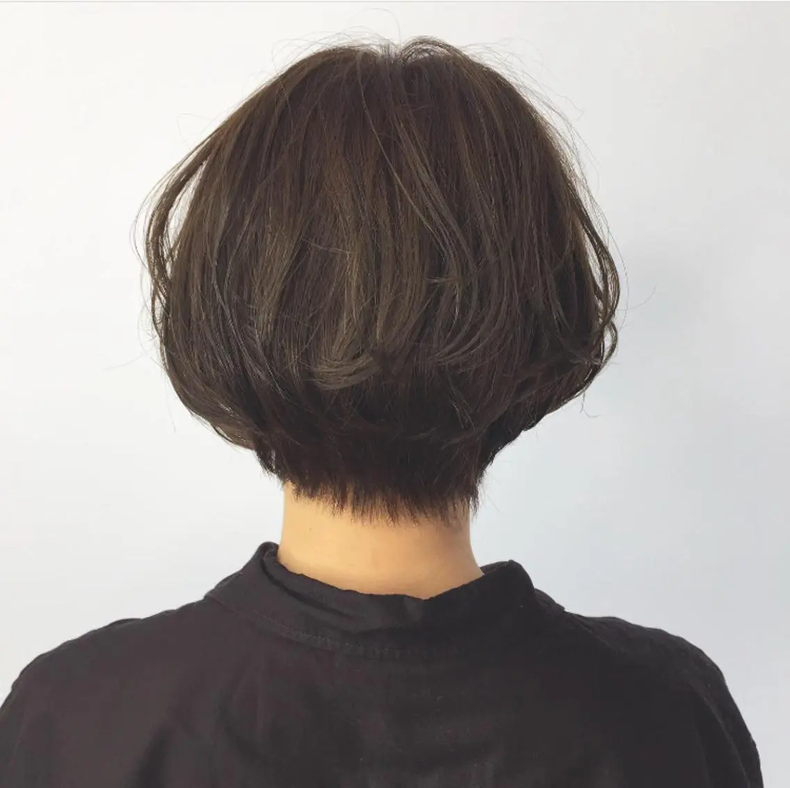 ショート カラー ハンサムショート グレージュ イルミナカラー ショートヘア カット トリートメント 柔らかいcolor 🌿harukaのヘアスタイル