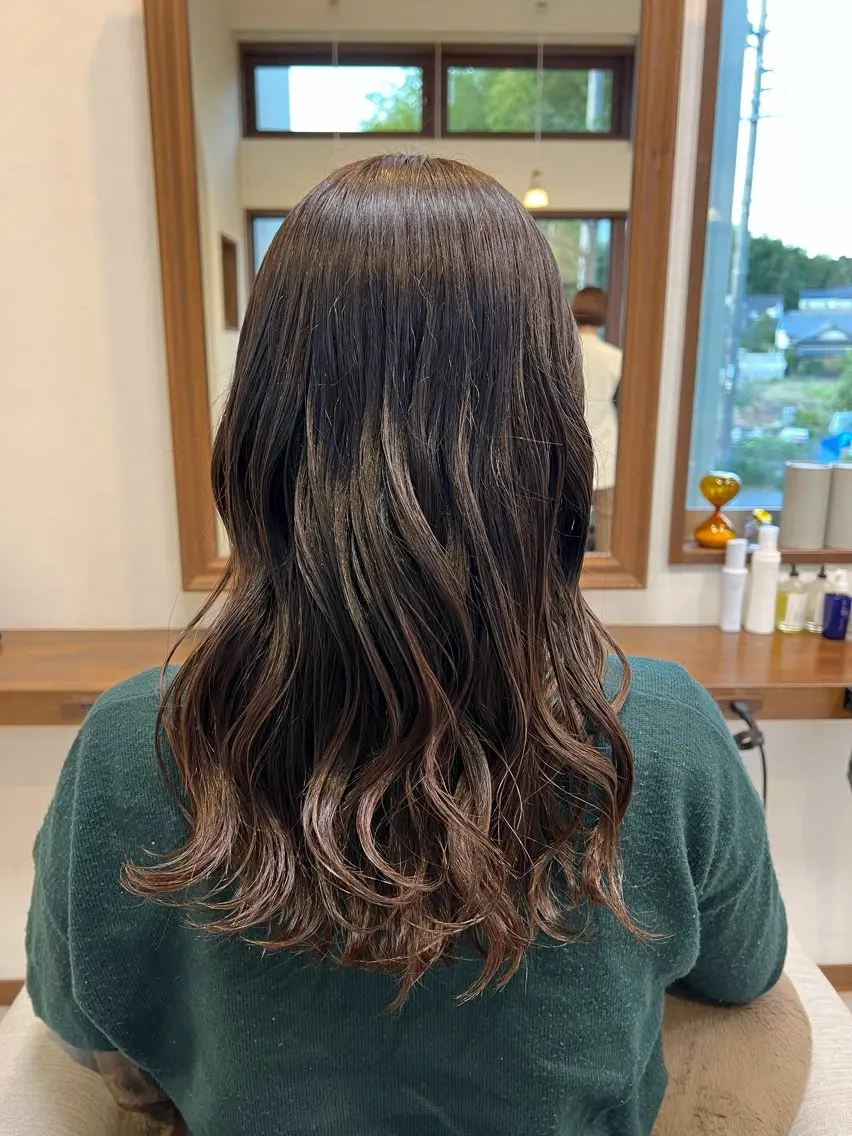 ロング カラー 透明感カラー グラデーションカラー オリーブカラー カット むらたナチュラルパー マ🌀透明感カラーのヘアスタイル