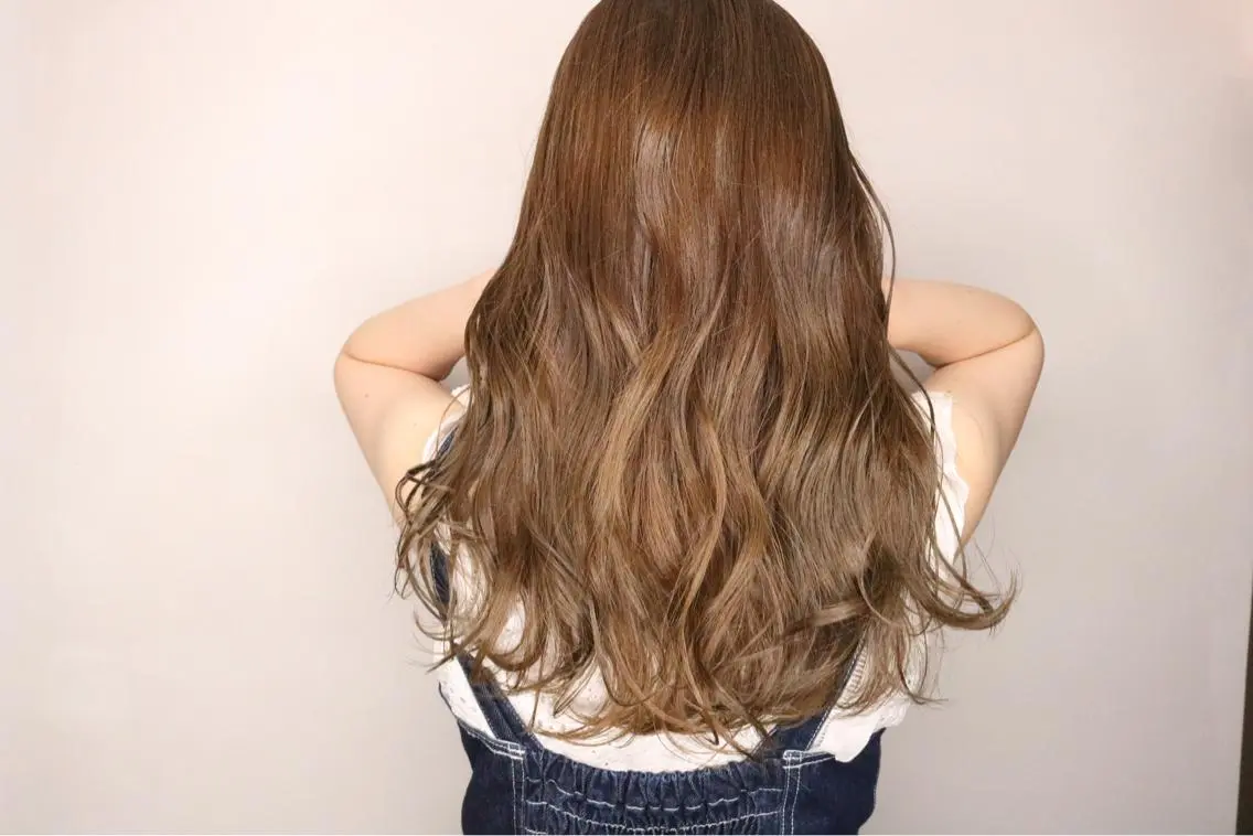 ロング アッシュ 透明感カラー🇰🇷 レイヤー✨桑原　研太のヘアスタイル