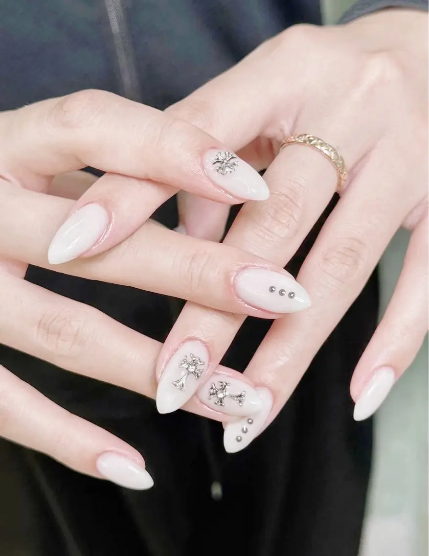 ネイル アニマル柄 オーロラネイル チークネイル フラッシュネイル ジェルネイル ハンドネイル Tira Nailのネイルデザイン