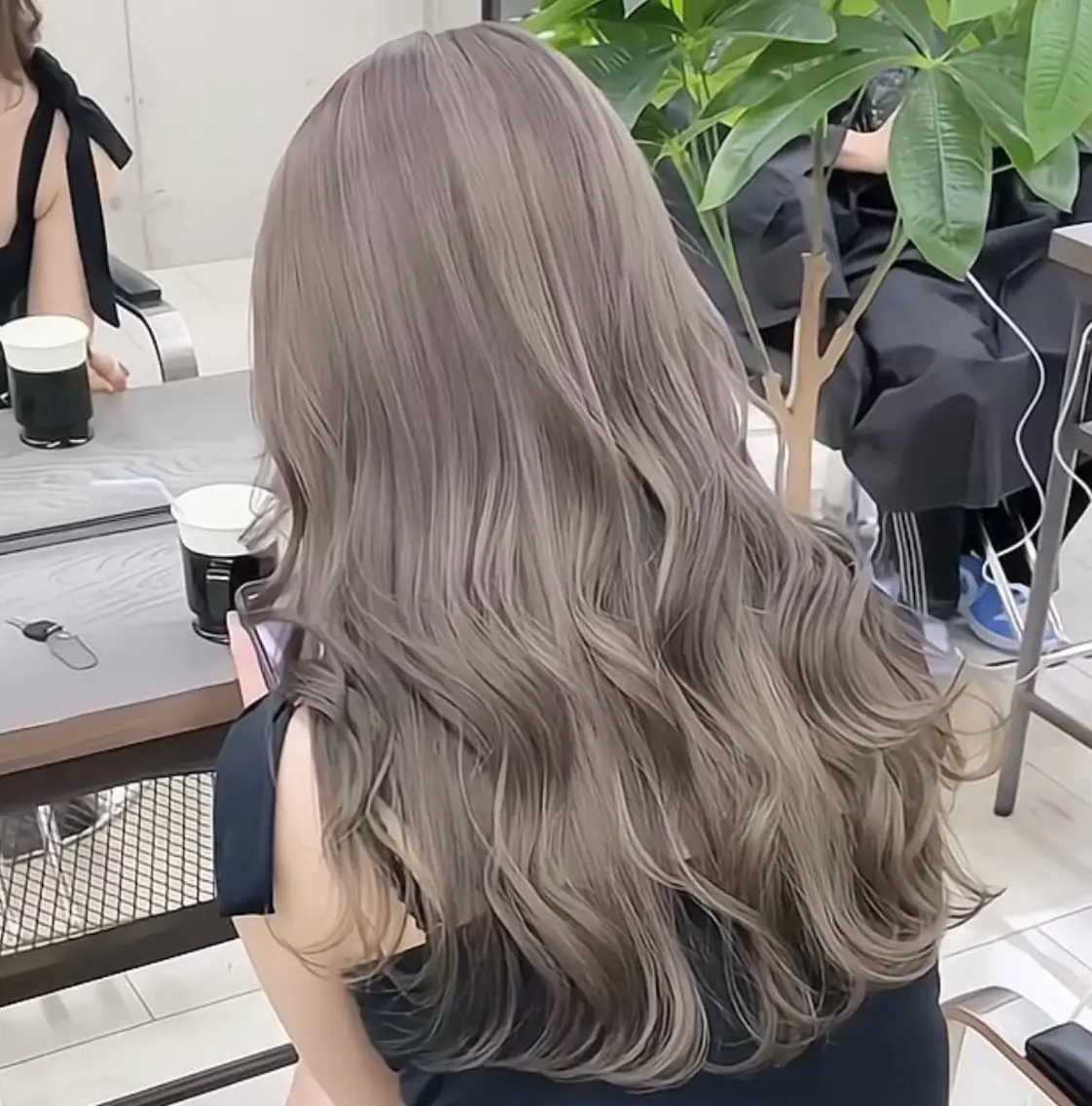 ロング カラー グレージュ ミルクティーグレージュ カット ヘアカラー トリートメント 心斎橋/✨ハイトーン ✨/isseiのヘアスタイル