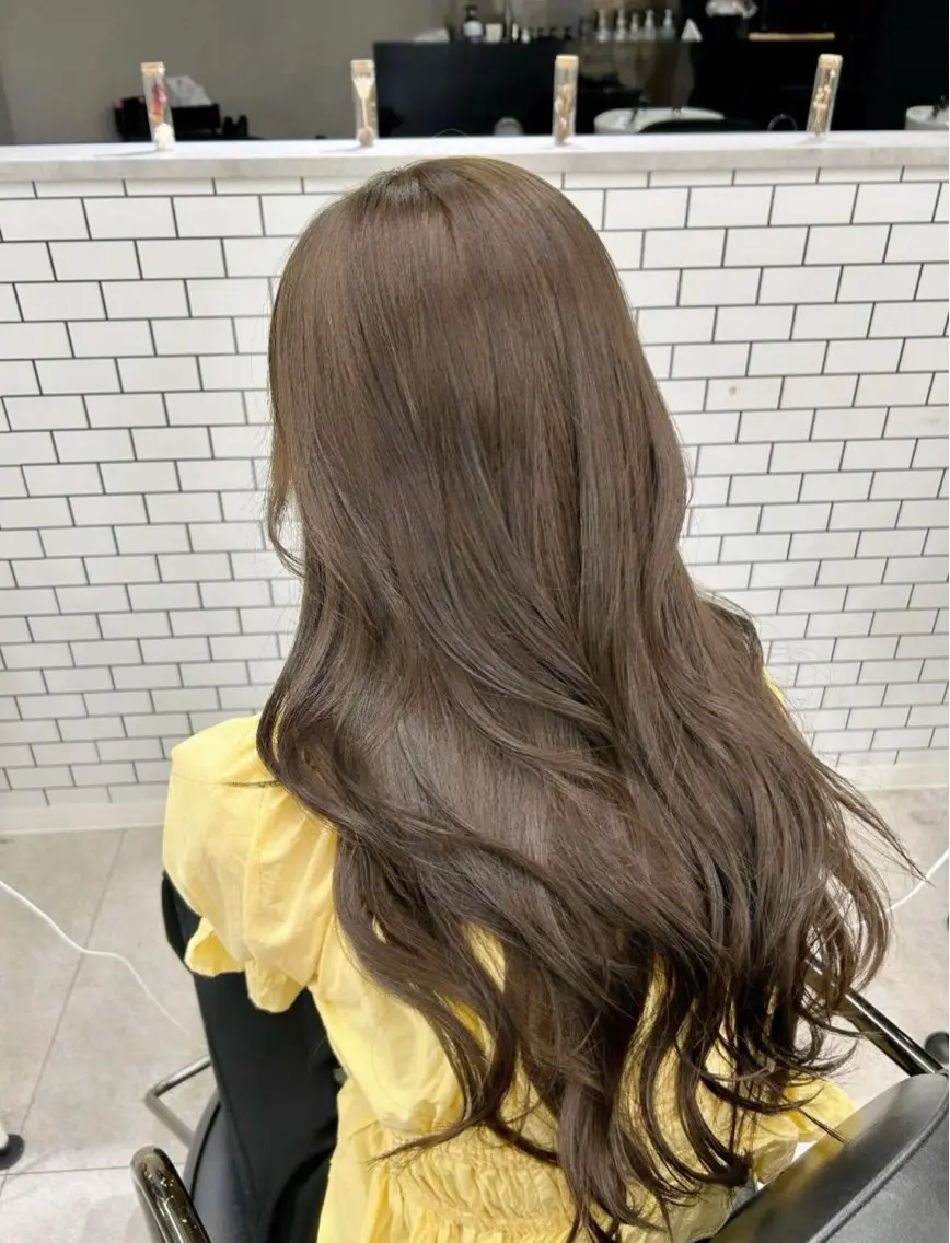 ロング カラー ヘアアレンジ ヘアカラー トリートメント 李奈🌼レイヤー/ 透明感カラーブリーチのヘアスタイル