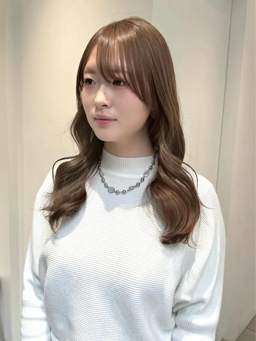ロング ヘアカラー 井上 陽向のヘアスタイル