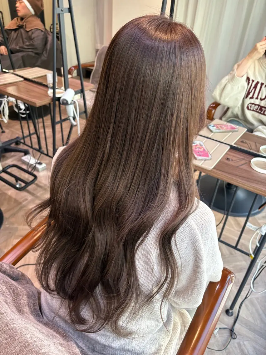 ロング ヘアカラー 荻原 心愛のヘアスタイル