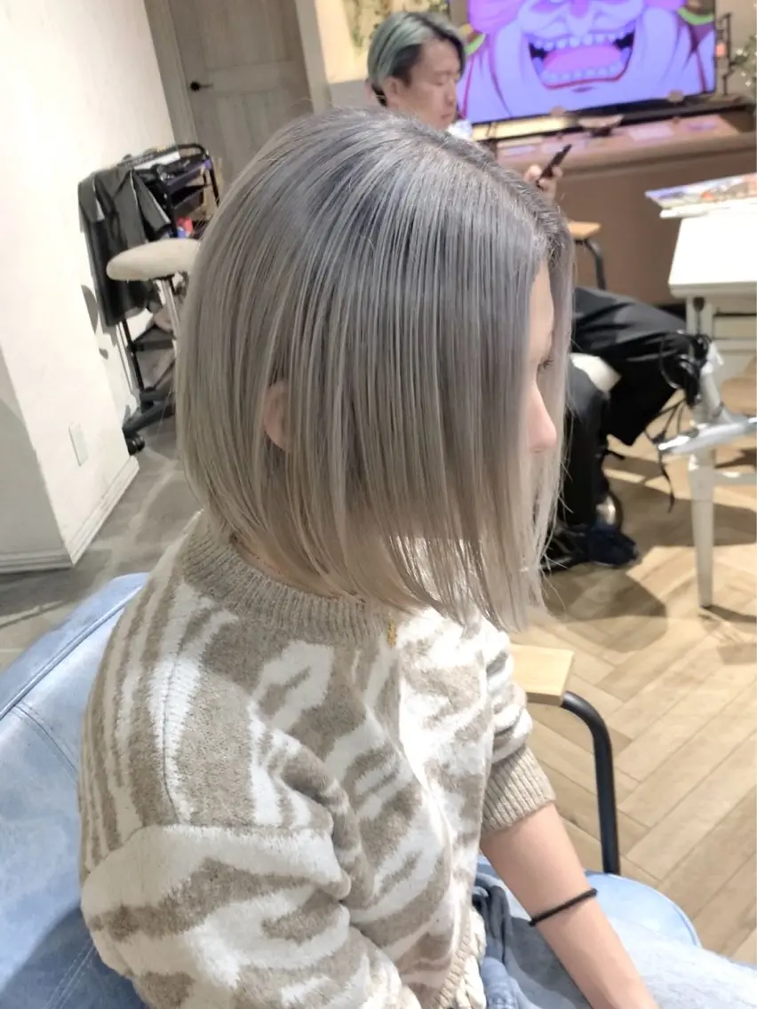 カット+ケアブリーチ+オンカラー+Drトリートメントの写真