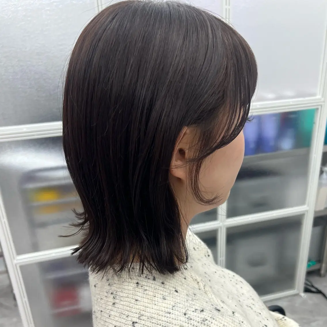 ミディアム 切りっぱなしボブ ボブ 顔まわりレイヤー 顔周りカット レイヤーカット カット ヘアカラー トリートメント 岸下 理緒のヘアスタイル