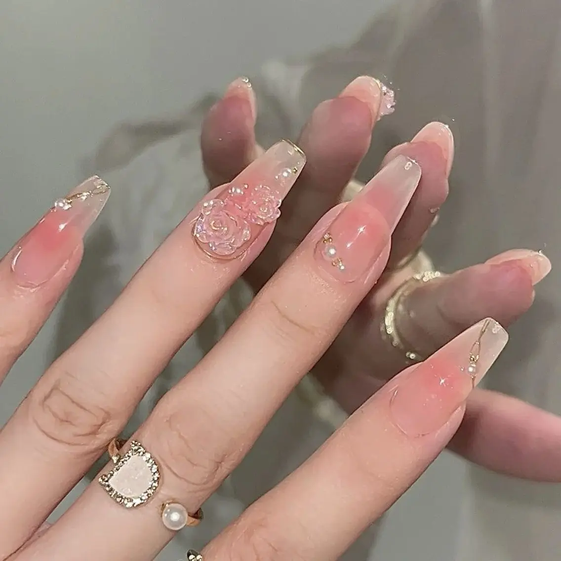 持ち込みデザインOK🆗🤩🌸🈹ベースパラジェル使う🎀💕🌸🈹8500円->6600円の写真