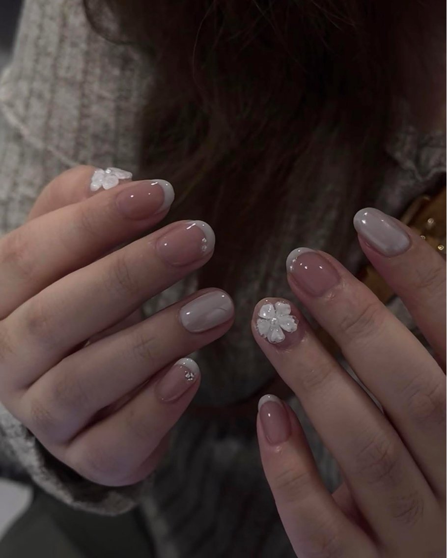 ネイル オーロラネイル 氷ネイル・うるうるネイル 韓国ネイル 水色 夏ネイル ハンドネイル キラキメ 博多nail💅のネイルデザイン