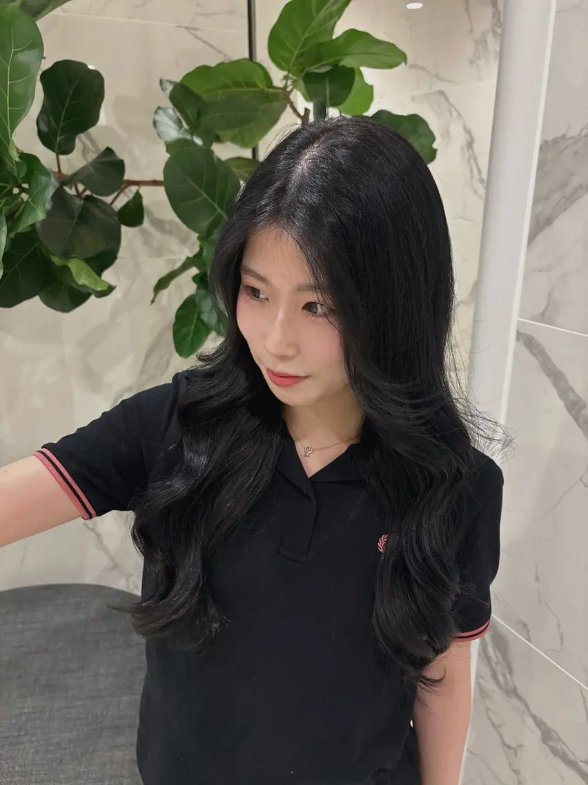 ロング 内海 こはるのヘアスタイル