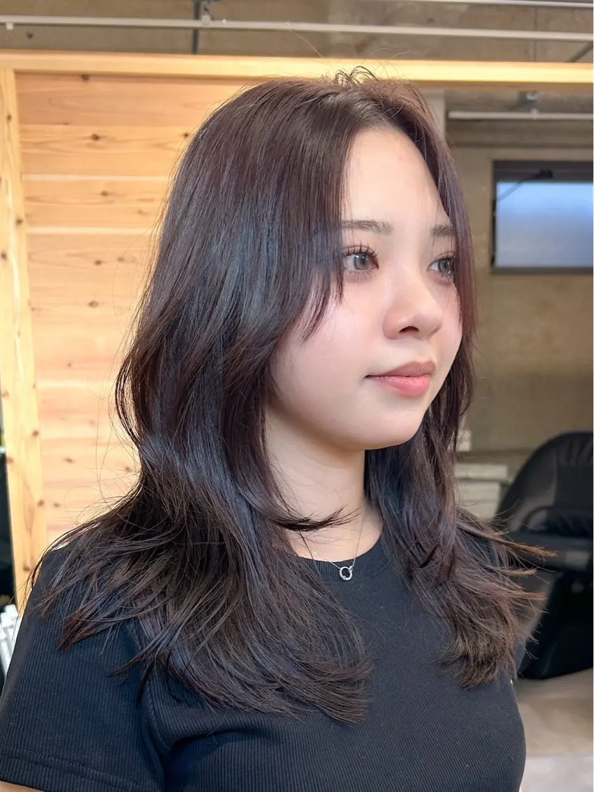 セミロング カラー SiLO Yukinaのヘアスタイル