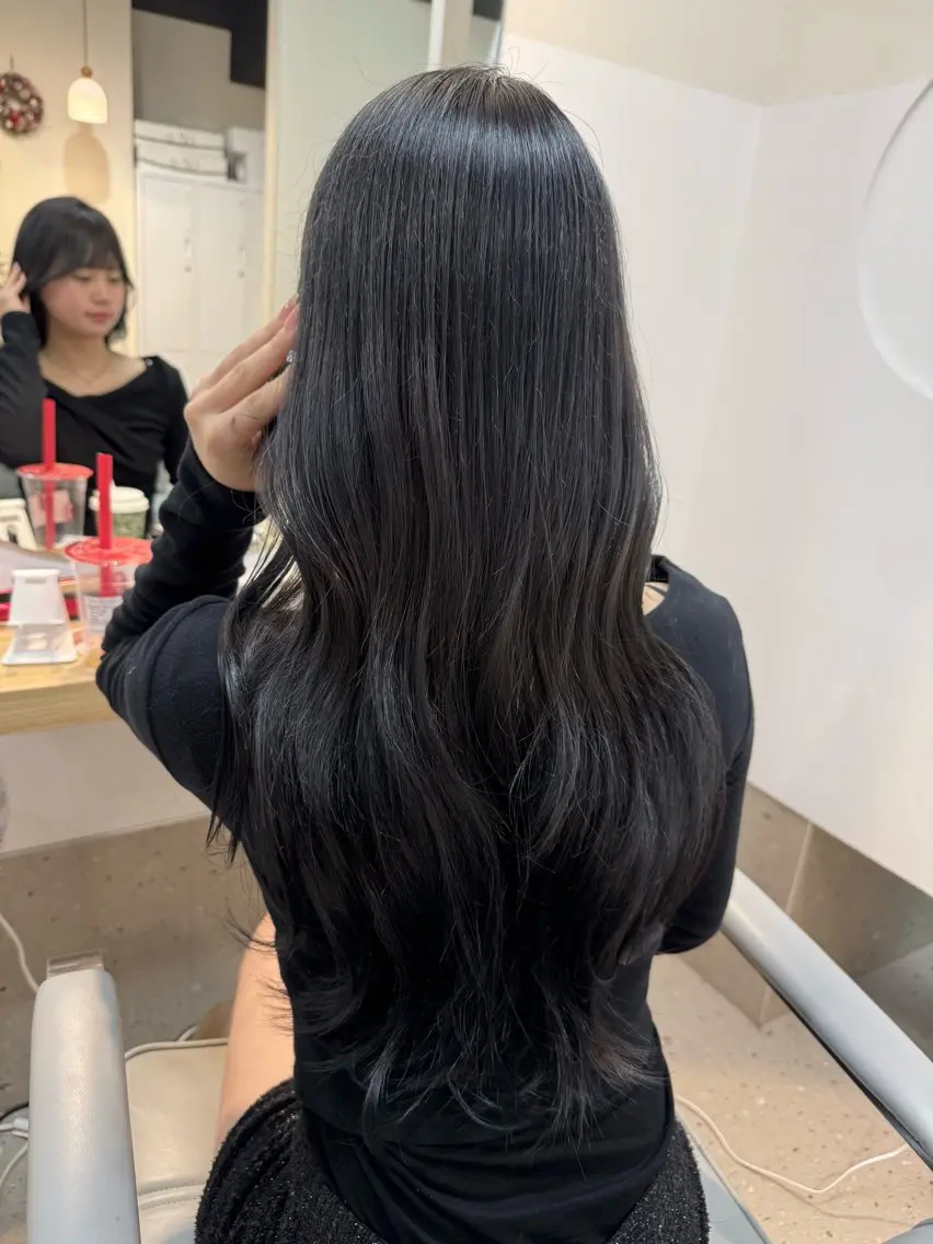 ロング カラー 黒髪 ブリーチ 透明感カラー グレージュ ブリーチなしカラー ヘアカラー トリートメント 艶カラー🎀Cara アシスタントwakoのヘアスタイル