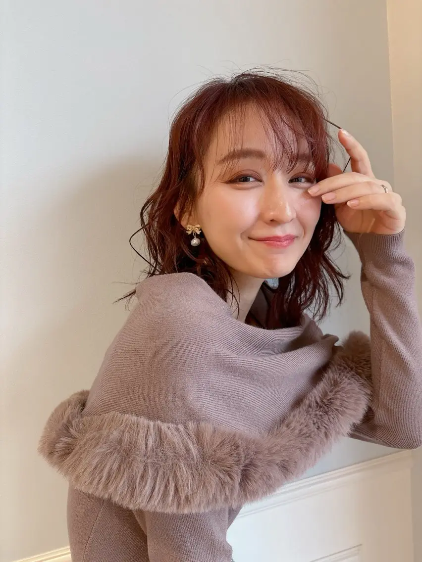 ミディアム くびれヘア カット 💐レイヤー/透明感 カラー💐智口彩香のヘアスタイル