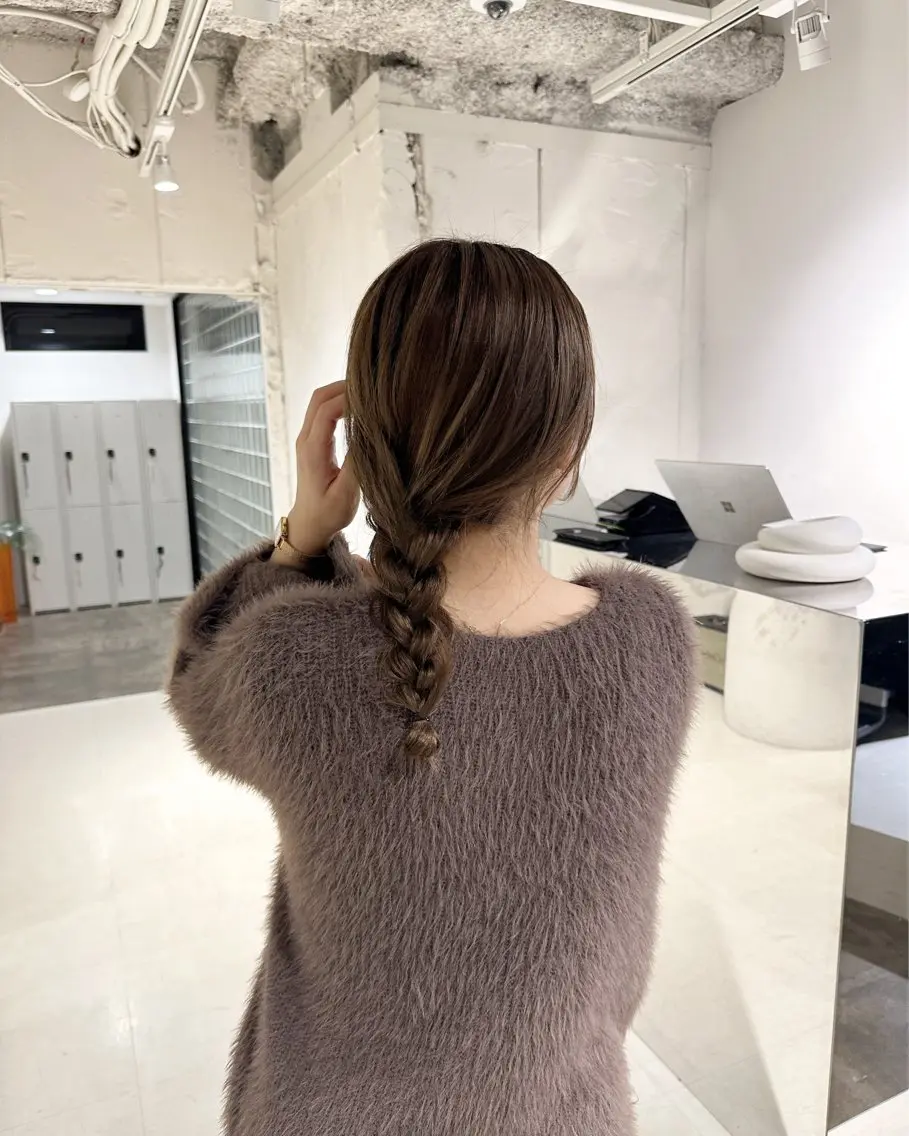 ヘアアレンジ 透明感カラー/顔周り レイヤー/髪質改善のヘアスタイル