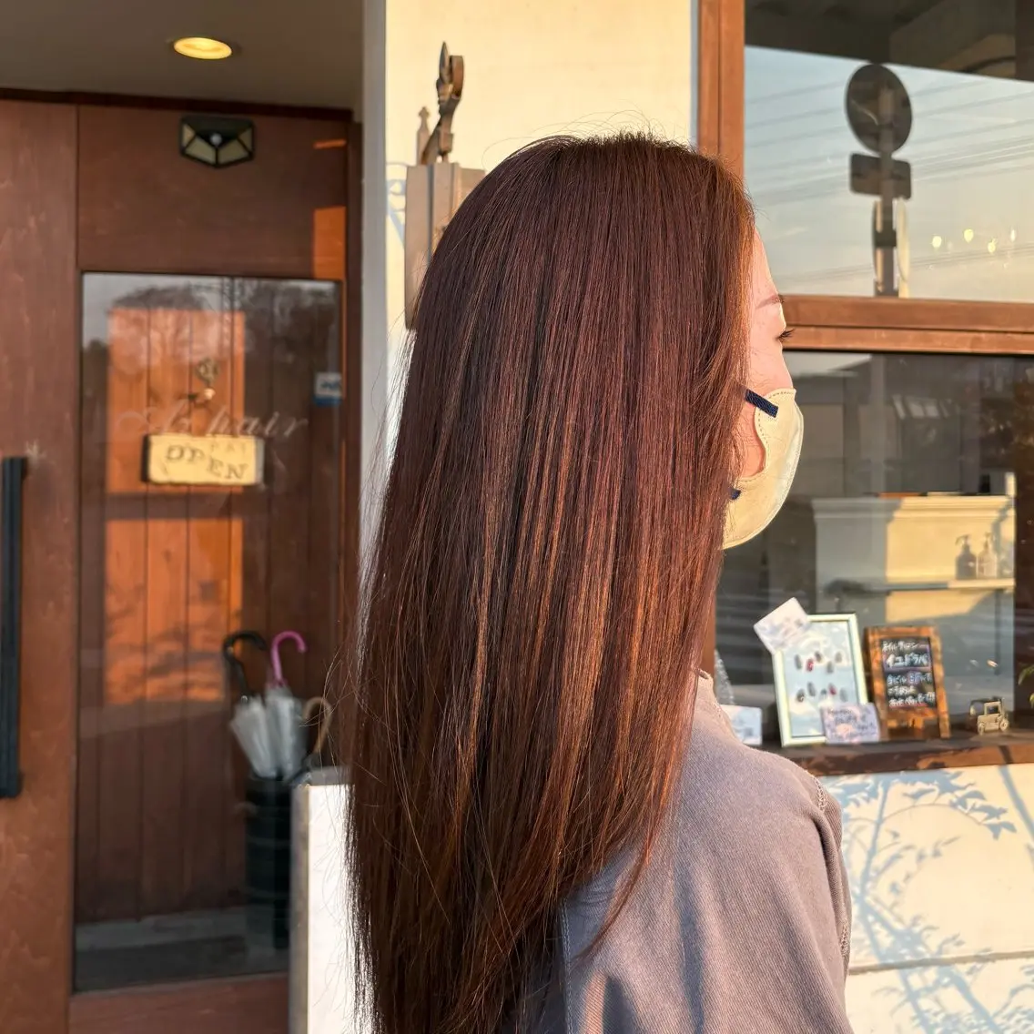 カラー ブラウンカラー aki .のヘアスタイル