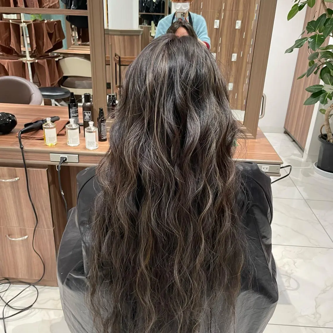ロング カラー ヘアアレンジ ベージュカラー グレージュ ハイライトカラー ハイライト 髪質改善 ヘアカラー 🇰🇷韓国ヘア★ 副店長.쿠리타⭐︎のヘアスタイル