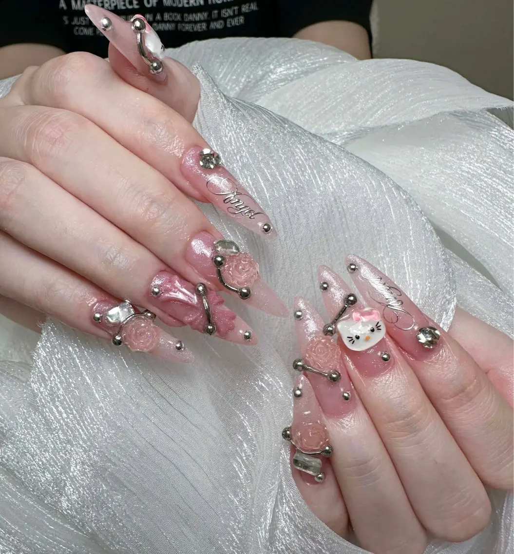 ネイル チークネイル ドット フレンチネイル グラデーション ハート ハンドネイル ハンドケア Nihonthy Nail 新宿のネイルデザイン