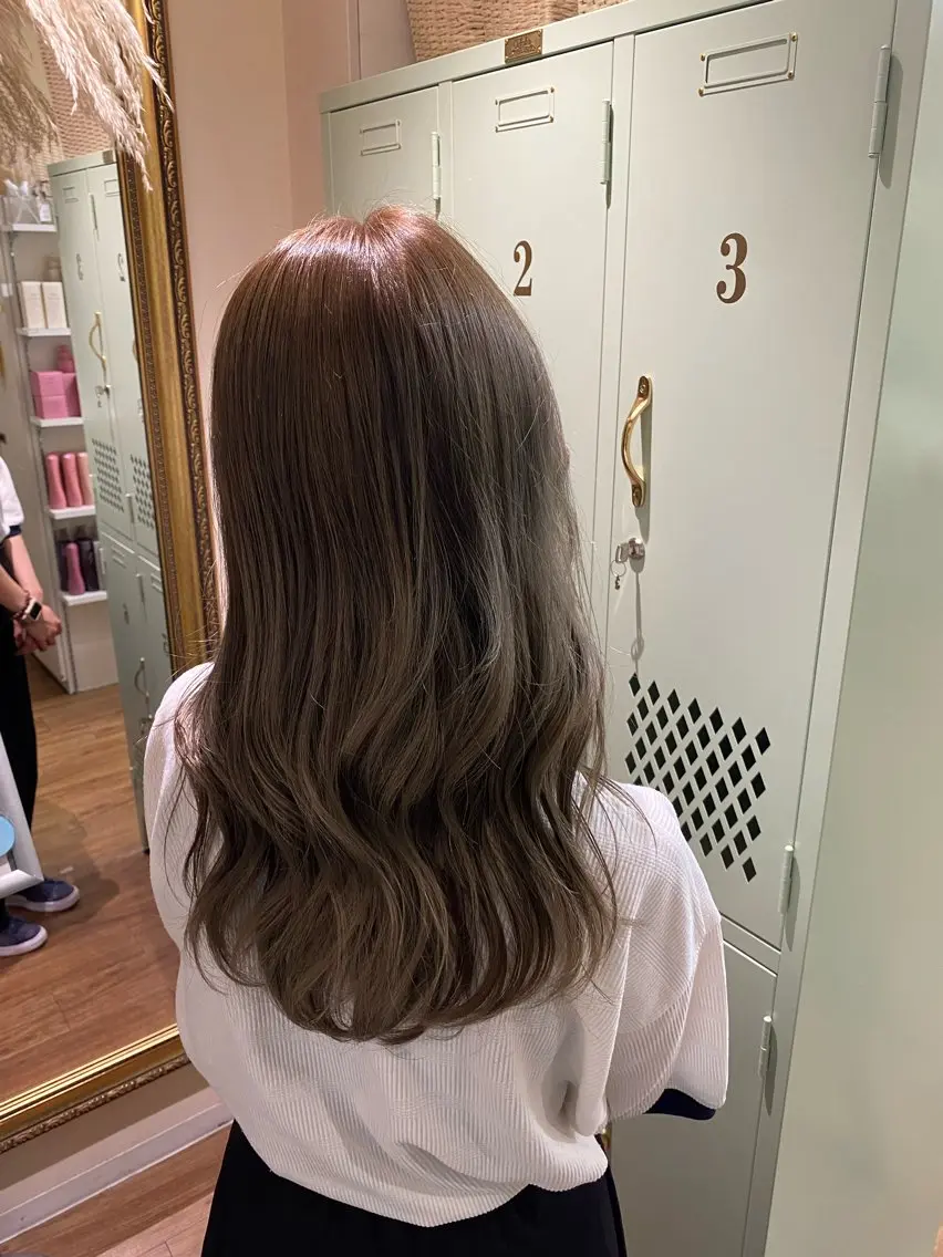 セミロング カラー カット ヘアカラー トリートメント 透明感カラー/韓国 ヘア🩶yuri🩵のヘアスタイル