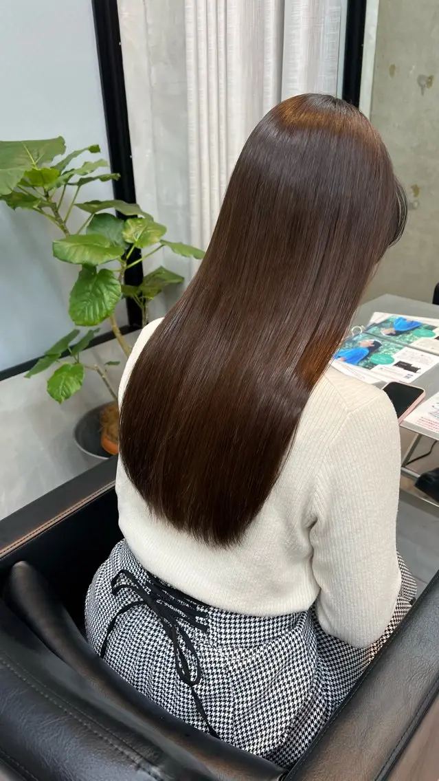 ロング 髪質改善 ヘアカラー トリートメント くせ毛風パーマ🪡 hikariのヘアスタイル
