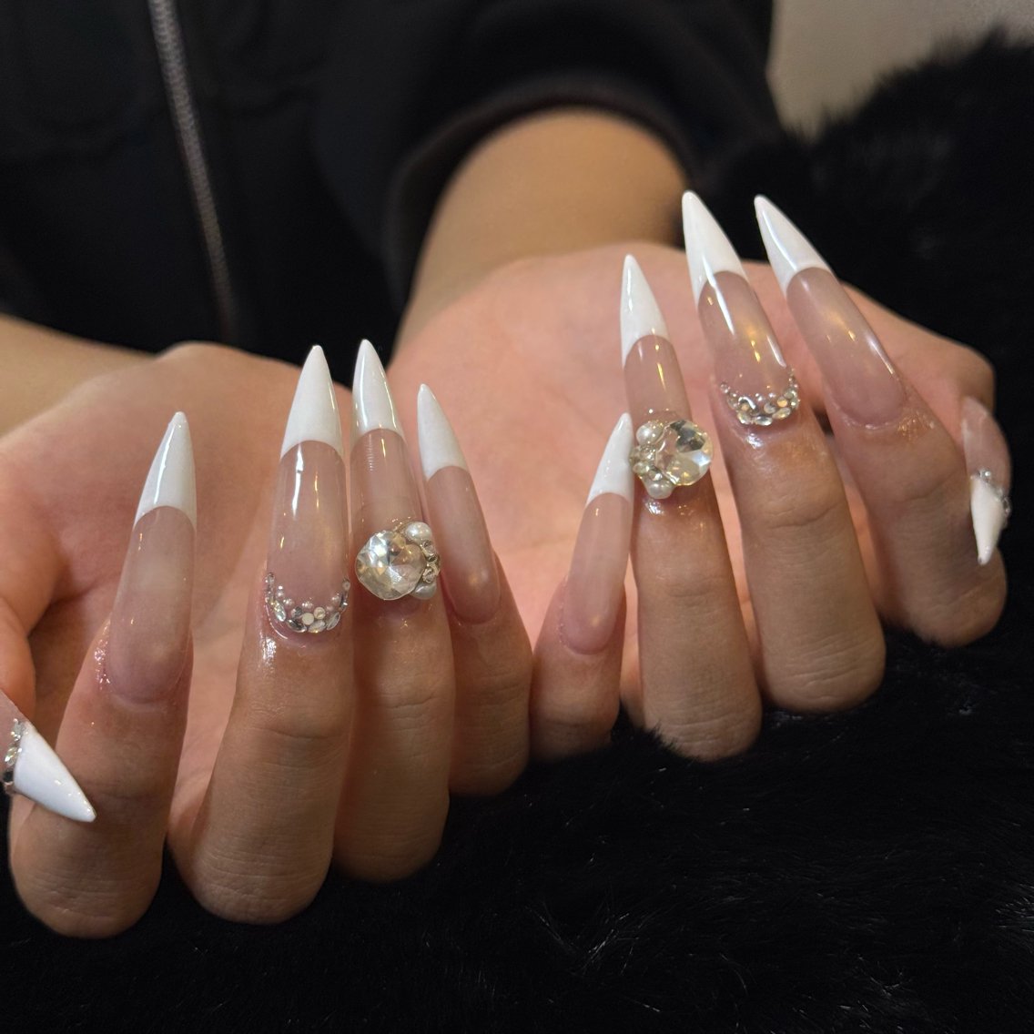 ネイル アートネイル オーロラネイル フラッシュネイル フレンチネイル ジェルネイル ハンドネイル Luci Nail Shinokuboのネイルデザイン