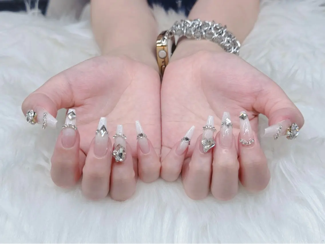 ネイル ジェルネイル ミラーネイル ニュアンスネイル シンプルネイル ハンドネイル GOHOUBI Nail 心斎橋店のネイルデザイン
