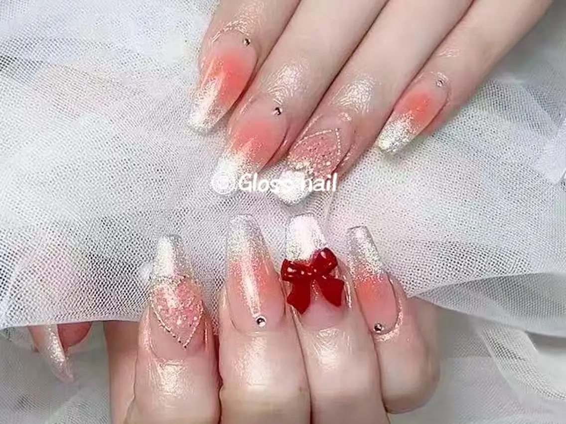 ネイル アヤカ☘️Gloss nailのネイルデザイン