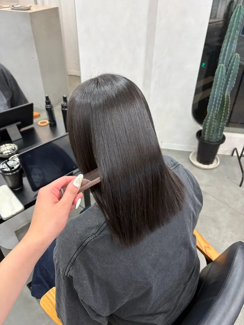 ミディアム カット 縮毛矯正 LIV My【マイ】 髪質改善/箕面のヘアスタイル