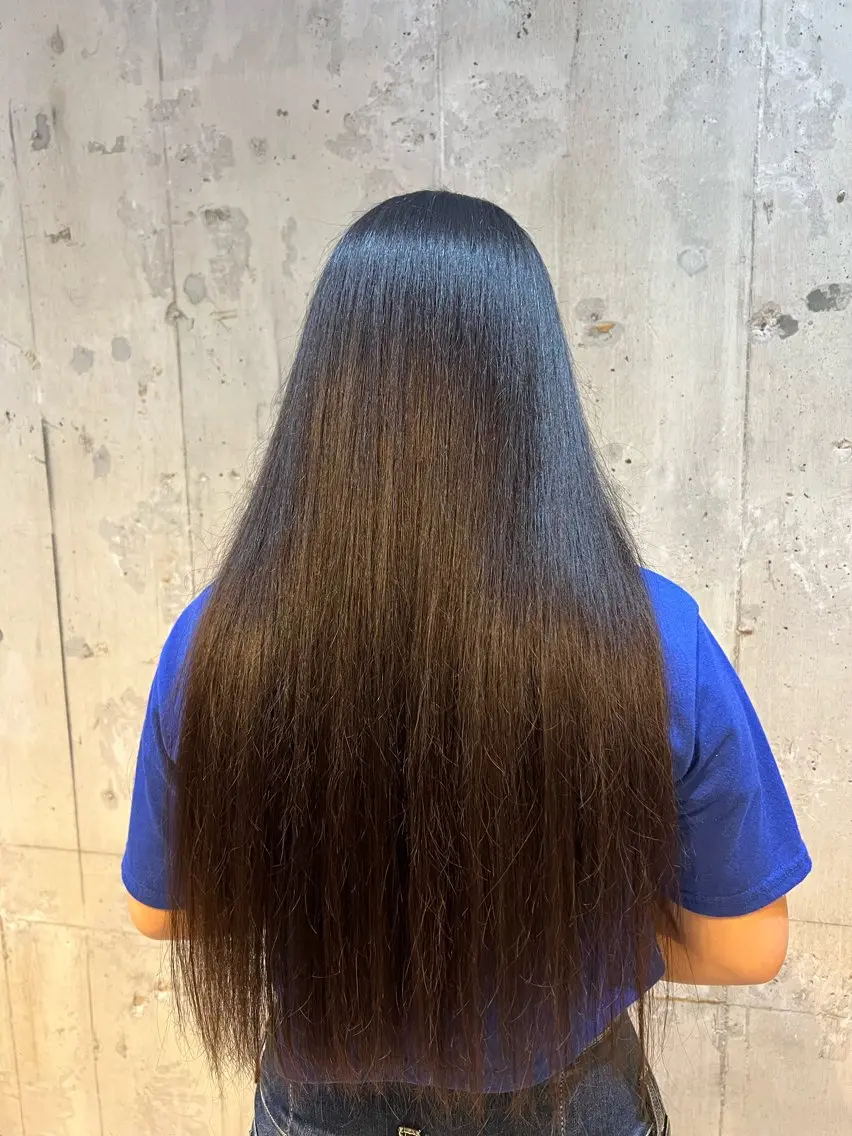 ロング momo /鍛冶屋町のヘアスタイル