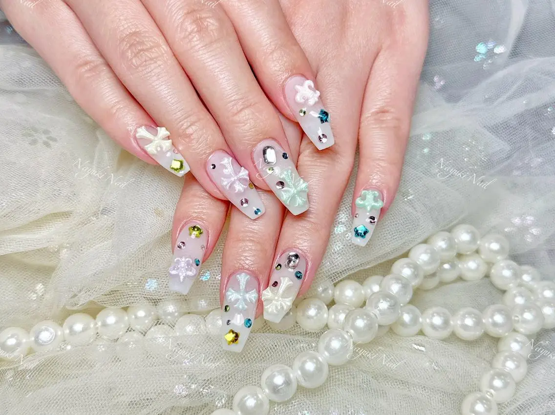 ネイル 🦋 Queenieのネイルデザイン