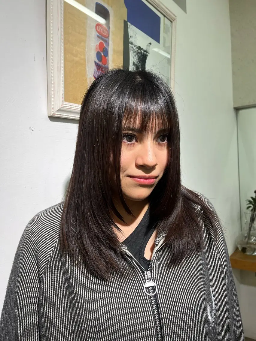 ミディアム 波多野 芽衣のヘアスタイル