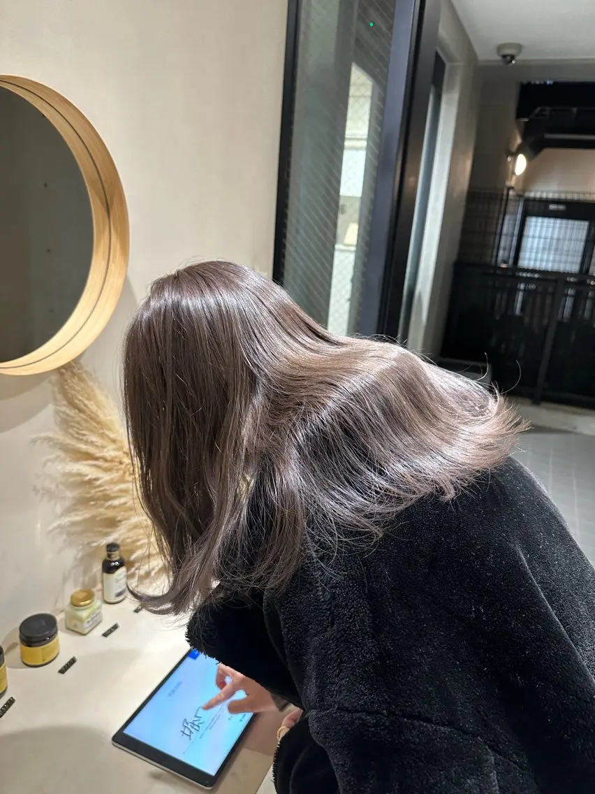 ロング カラー 透明感カラー グレージュ カット ヘアカラー トリートメント 高橋大樹/グレー ジュ/ブリーチなしのヘアスタイル