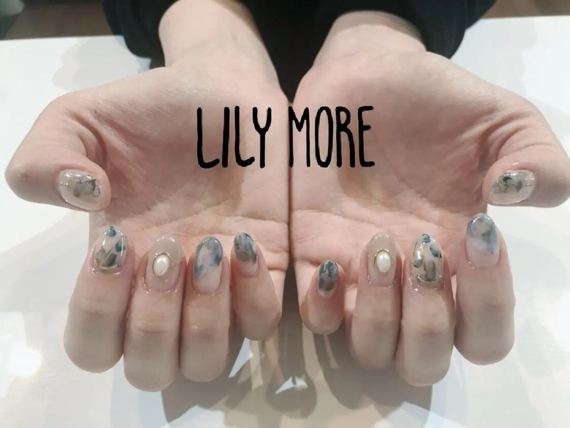 ネイル シンプルネイル Lily closetのネイルデザイン