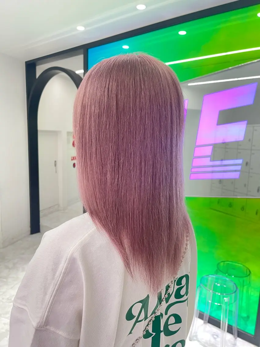セミロング カラー ヘアカラー 🤍💕ブリーチカラ ーAyaka💕🤍のヘアスタイル