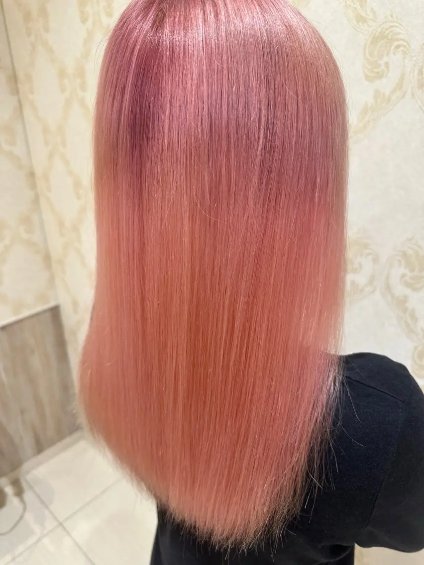 ロング カラー ベージュカラー グラデーションカラー ピンクカラー ピンクベージュ 永井 悠斗のヘアスタイル