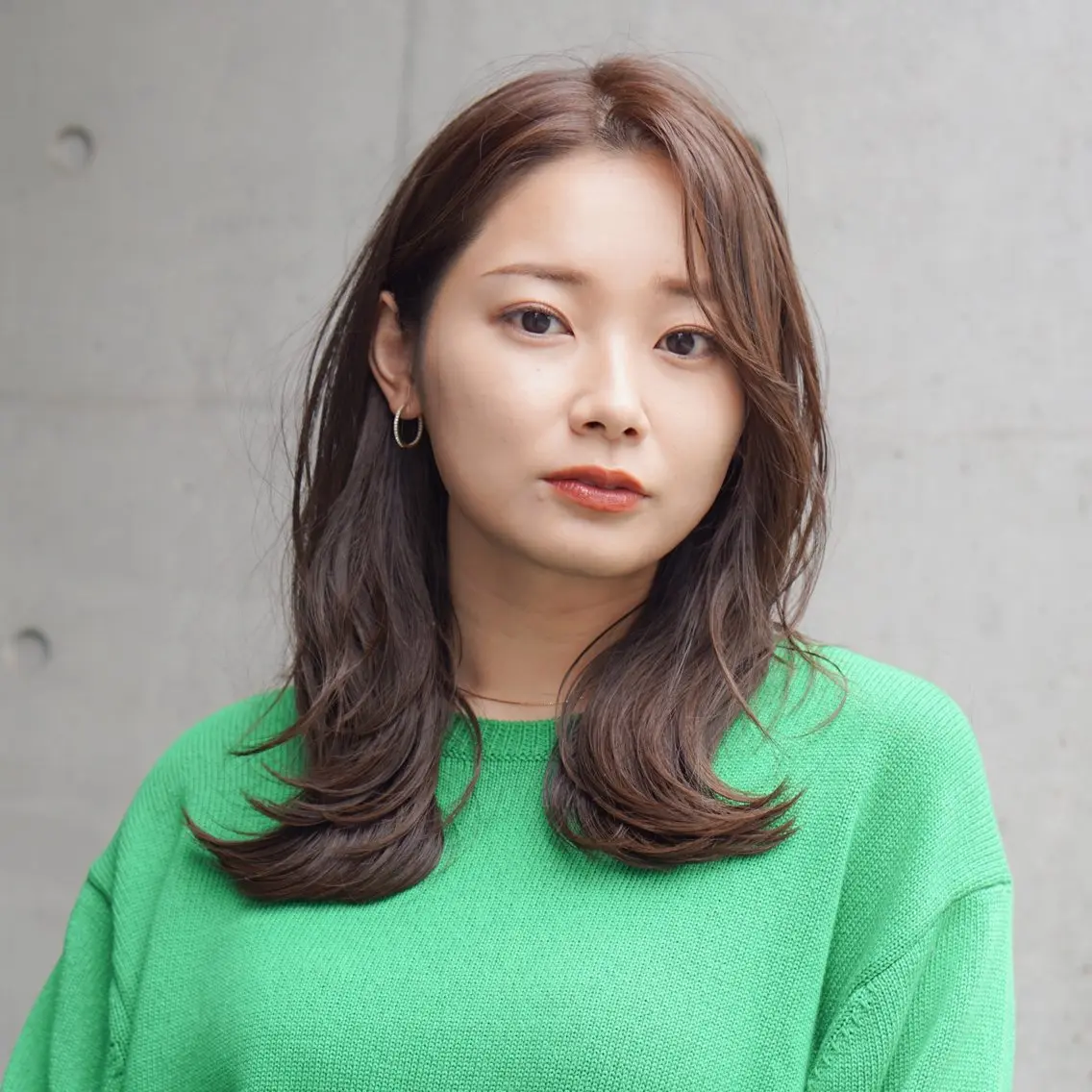 ミディアム ミディアムレイヤー レイヤーカット ヘアカラー トリートメント 池田識之 髪質改善のヘアスタイル
