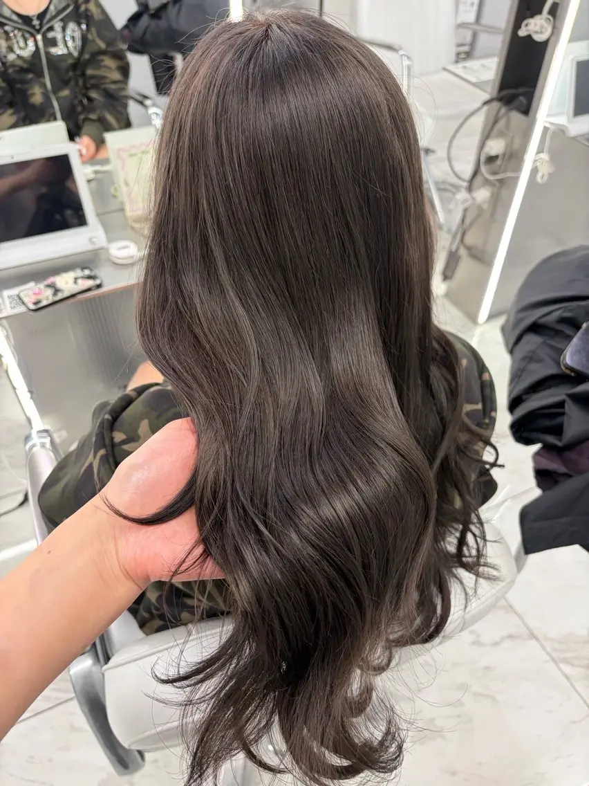 ロング ᴋᴀɴᴀ /新宿/ブ リーチカラー🎀🫧のヘアスタイル