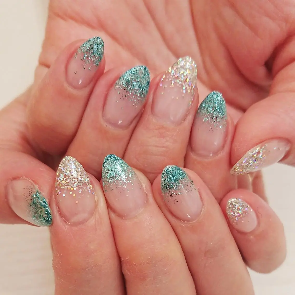 ネイル ラメ(グリッター) ラメグラデーション シンプルネイル ハンドネイル Lilith Nailのネイルデザイン