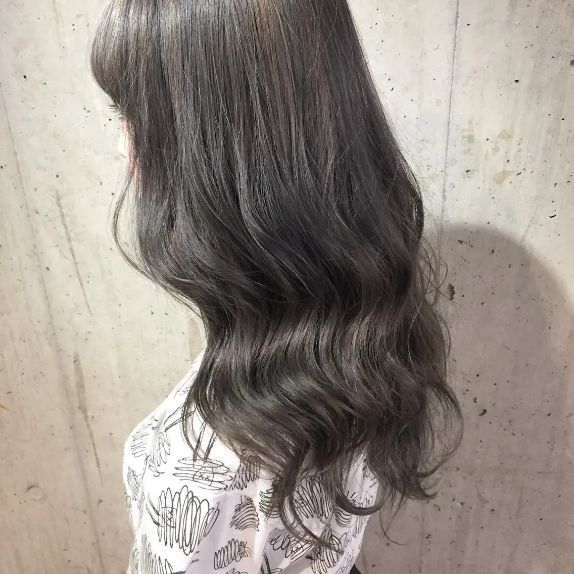 ミディアム カラー パーマ ヘアアレンジ メンズ キッズ ネイル マツエク・マツパ メンズブリーチ アッシュ ブリーチ パープルカラー パープルアッシュ 顔まわりレイヤー× 韓国ヘアオタベシンヤのヘアスタイル