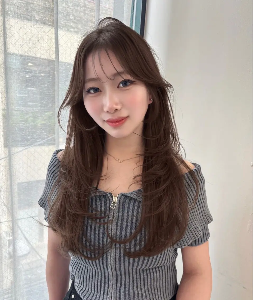 ロング レイヤーカット カット ヘアカラー トリートメント 遠田 彩那のヘアスタイル