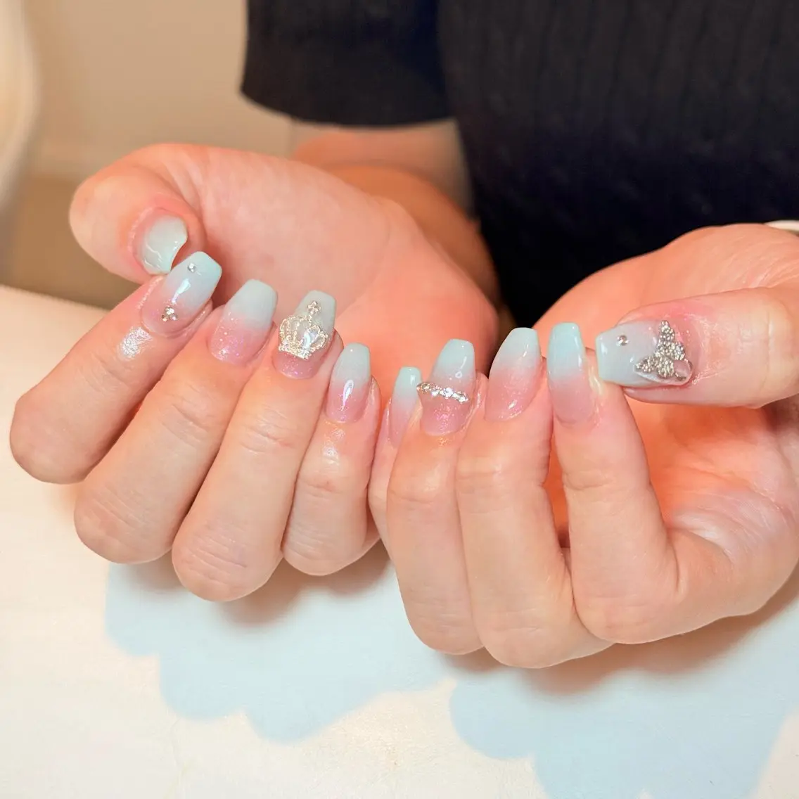 ネイル チークネイル フレンチネイル グラデーション キラキラネイル 韓国ネイル ハンドネイル Risa_ Nailのネイルデザイン